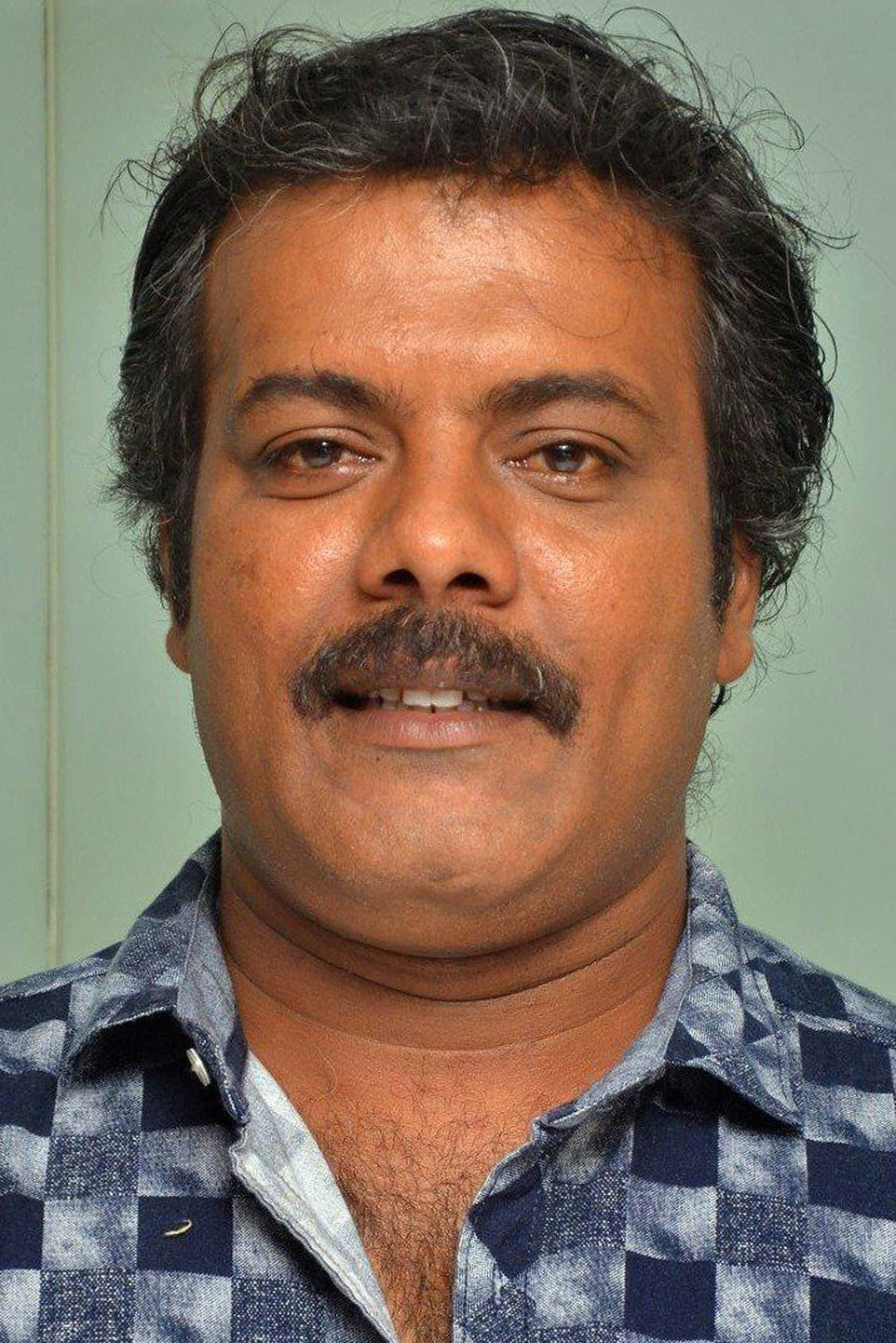 Munishkanth as SI Uthaman in Vilangu