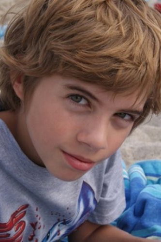 Thomas Laliberté as Le petit garçon in Le Renard et l'Enfant