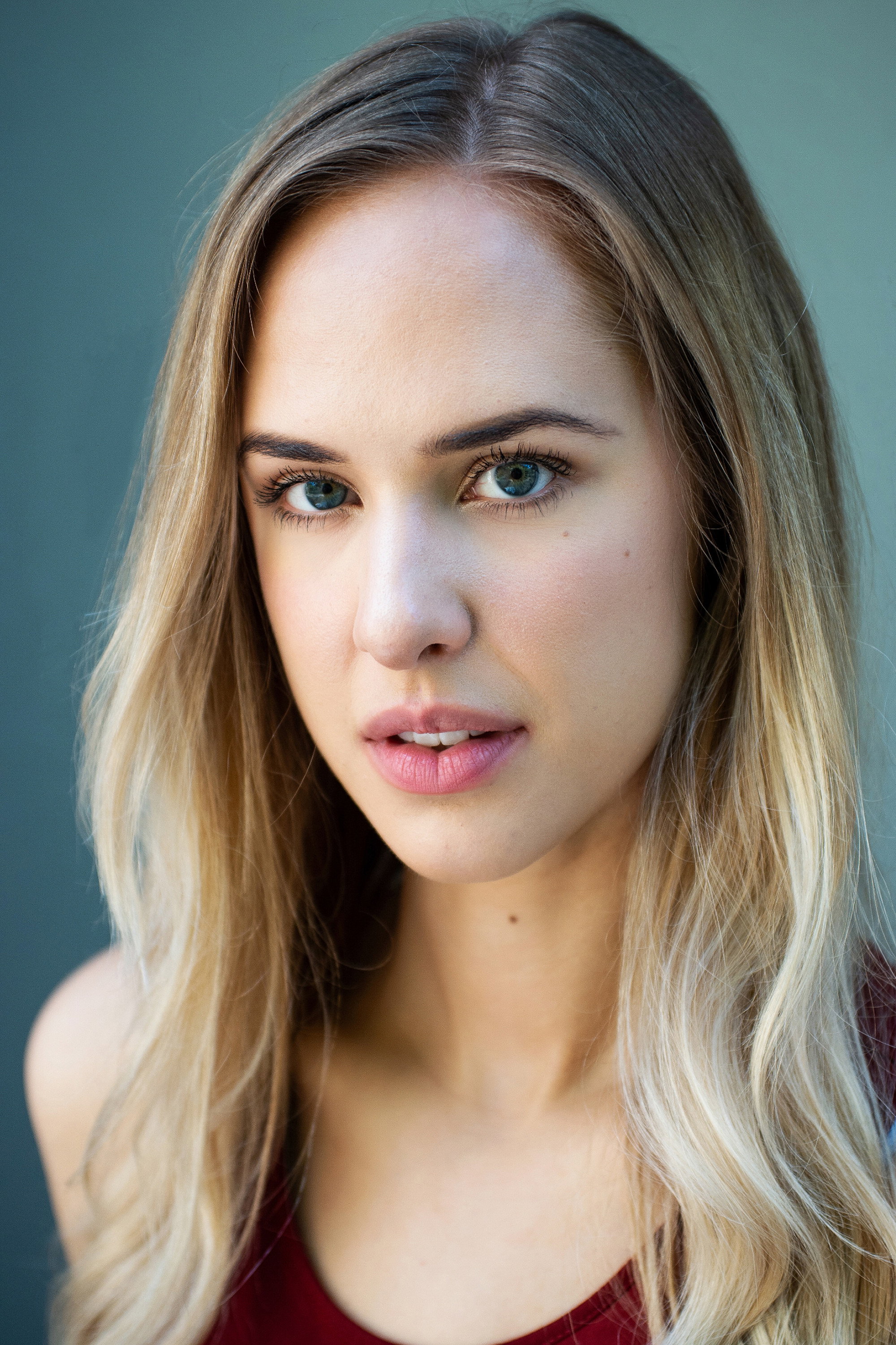 Kelly Bartram as Jennifer in The Dark: Great Deceiver