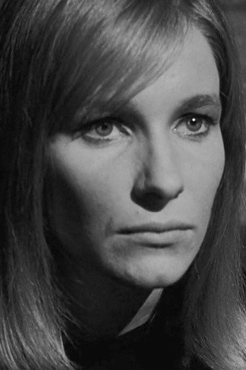 Sonia Gessner as Beatrice in Puzzle