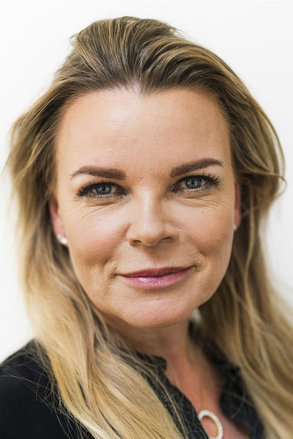 Katerina Pitzner as Sig selv in Diamantfamilien