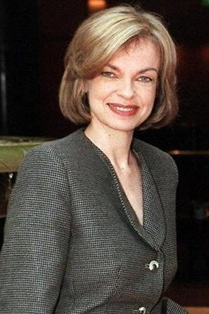 Penne Hackforth-Jones as Gillie Griffiths in The Journalist