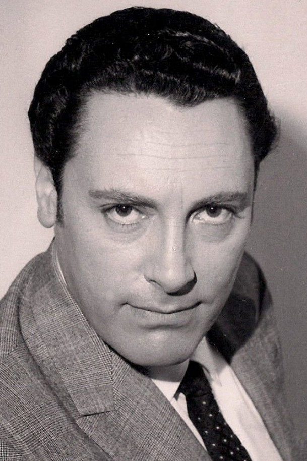 Mario Del Monaco as Hotel Owner in First Love