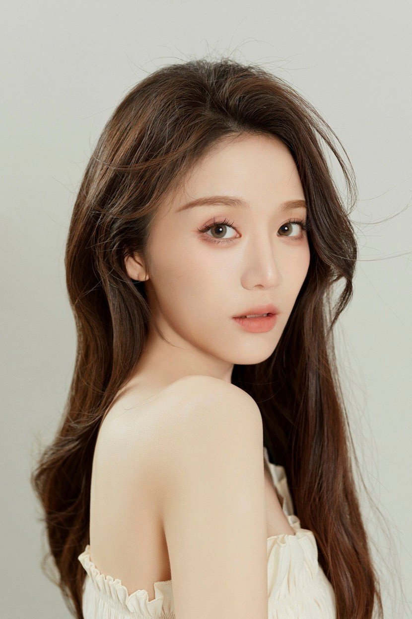 Gao Huilin as Li Guan in The Unexpected Marriage