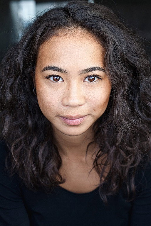 Rosie Dwyer as Alex in The A List