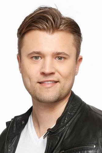 Drew Moss as Billy Simpson in The Perfect Wedding