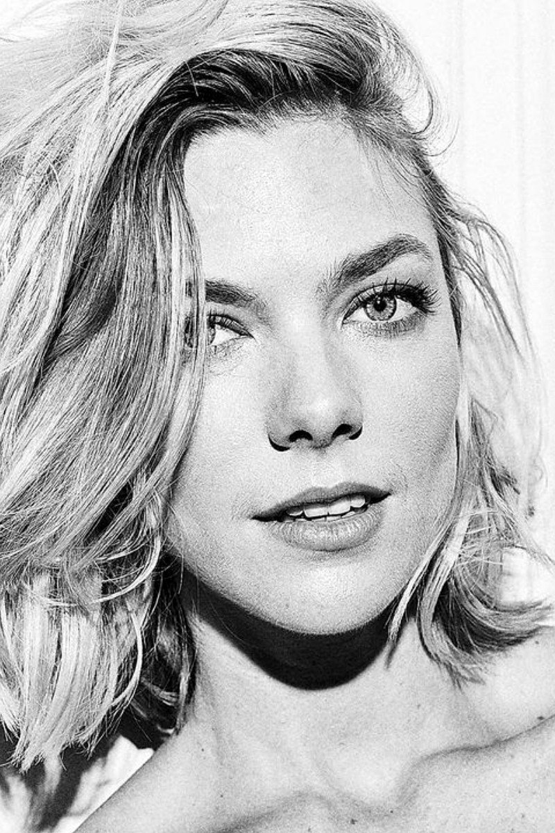 Laura Laprida as Evelina Mansilla in Golpe al Corazón