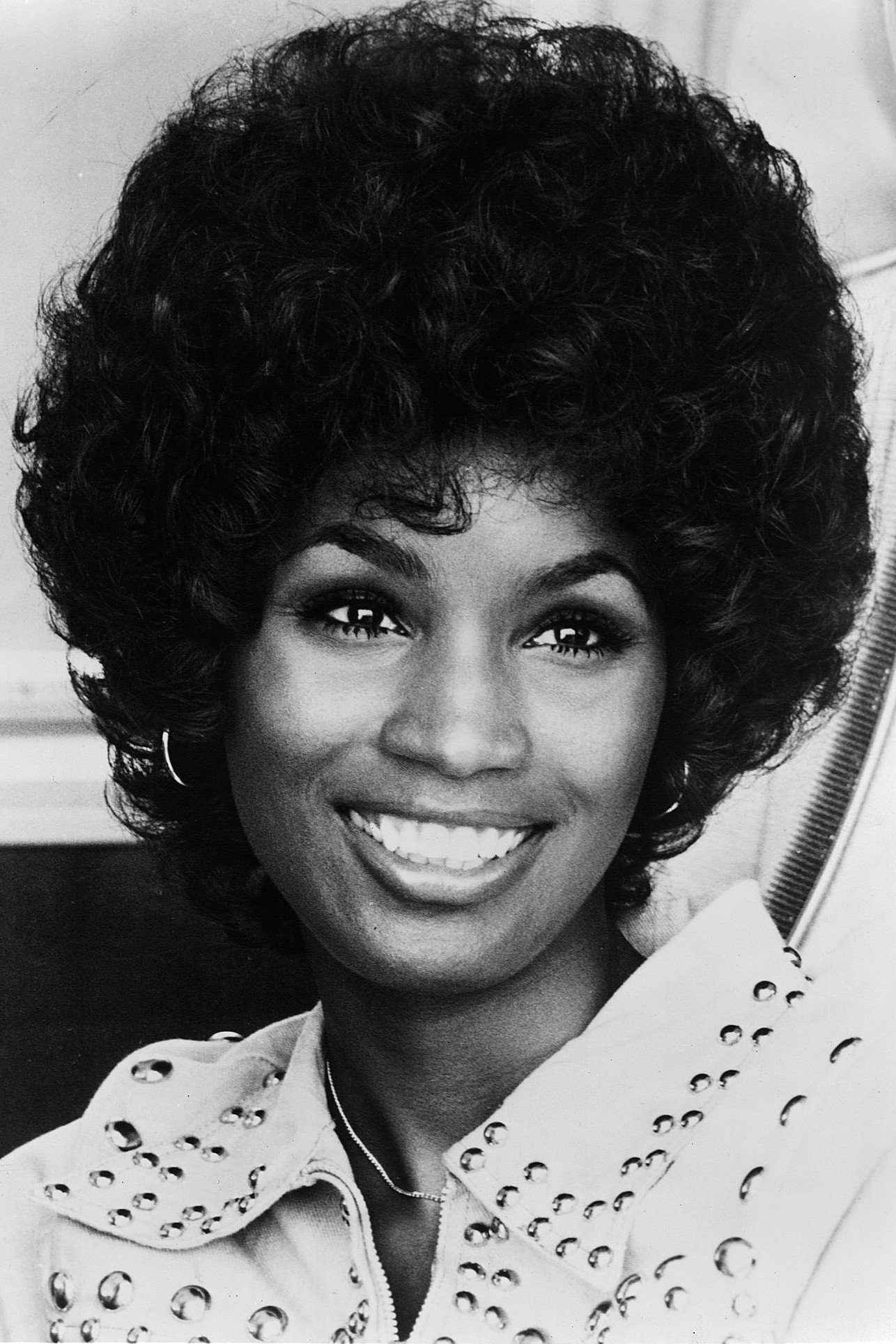 Teresa Graves as Minority Wife in The Funny Side