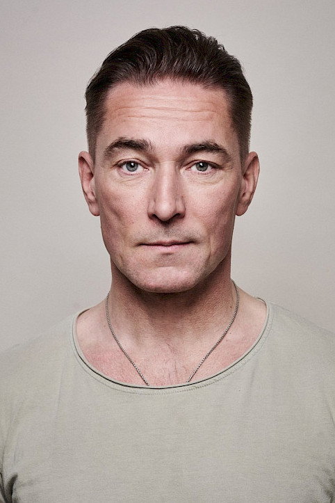 Sami Uotila as Tekno-poika in Veera