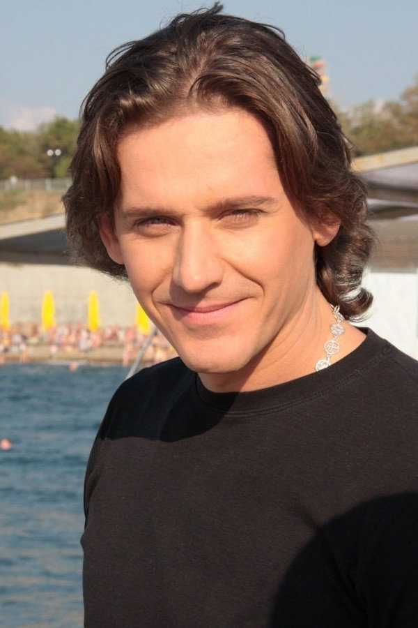 Юрий Батурин as Igor Georgiyevich Leonovskiy in Lavrova's Method