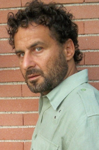 Nuccio Siano as Chitarrista in The Whole Shebang