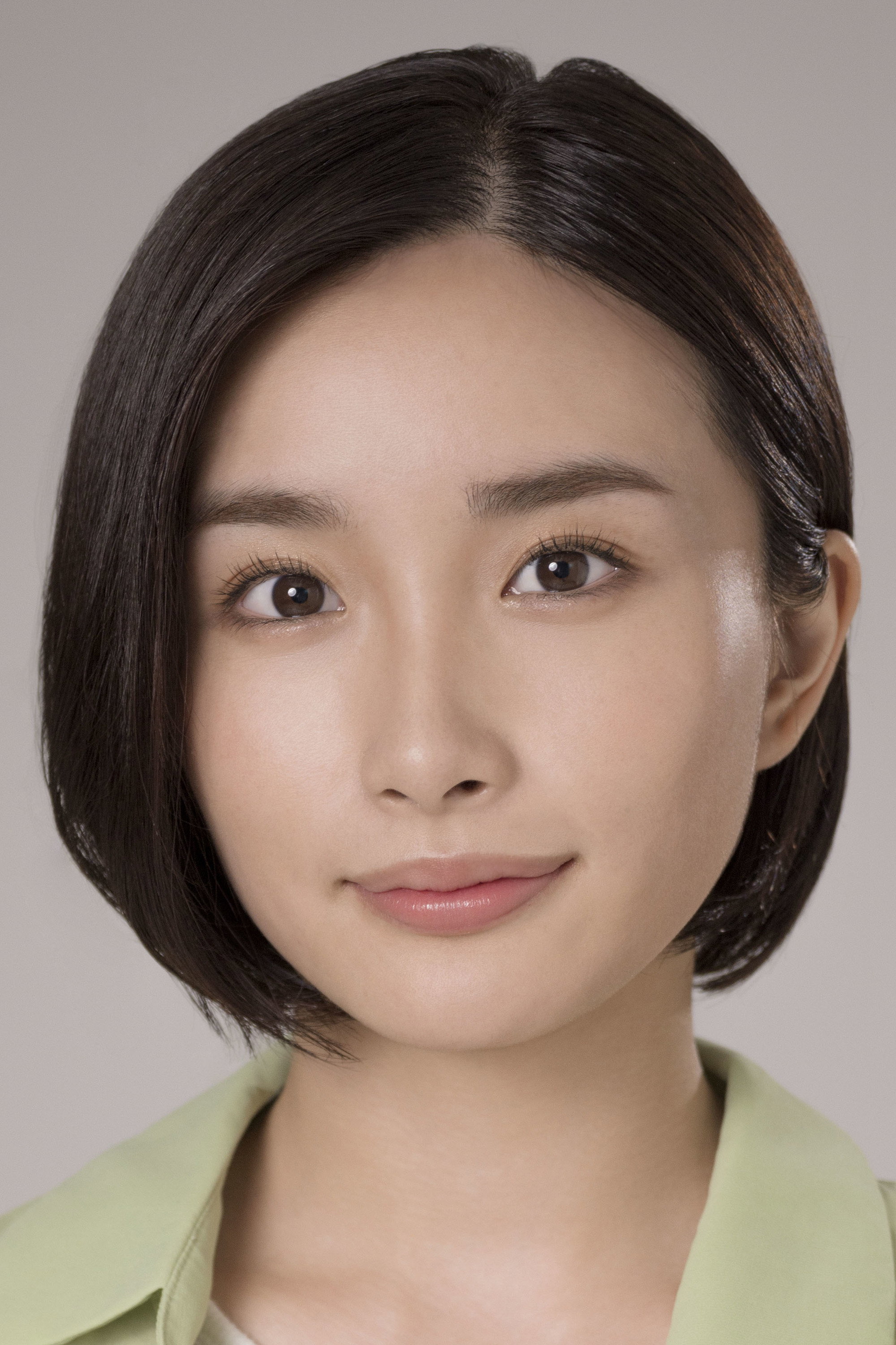 安倍乙 as Renge Icho in Kamen Rider Gotchard