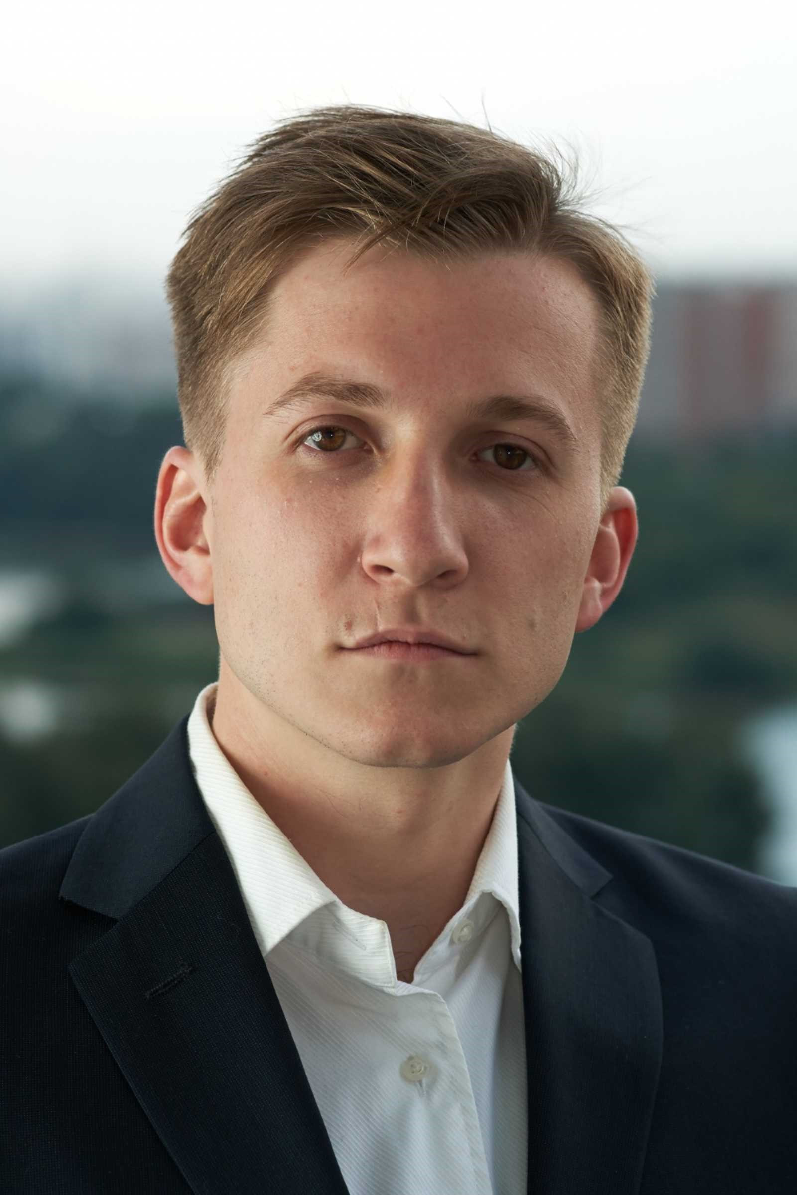 Дмитрий Шаракоис as Серж Померанцев in If Is a Big Word