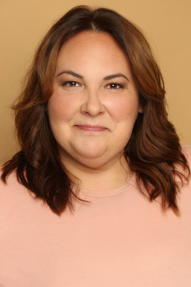 Ana Peregrina as Pati in Honor