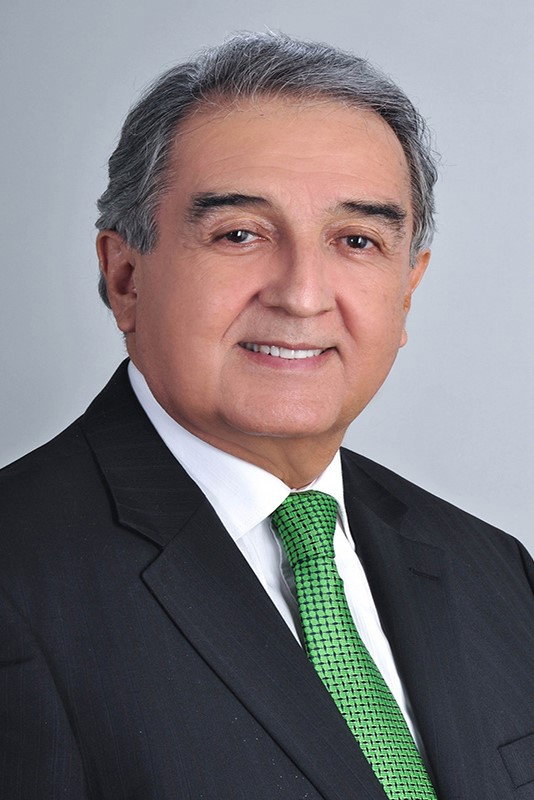 Hugo Gómez as Antonio Falla in Ángel de la Guarda Mi Dulce Compañía
