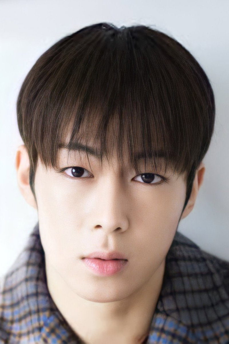 Dawon as Tak Seon-kyung in Doom at Your Service