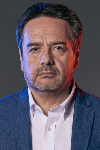 Claudio Arredondo as Alberto 'Tito' Jara in Pushovers