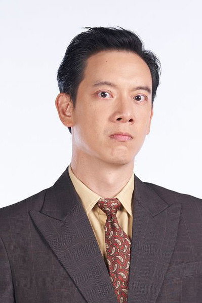 Ummarin Simaroj as Loesan in Pom Pang Ban
