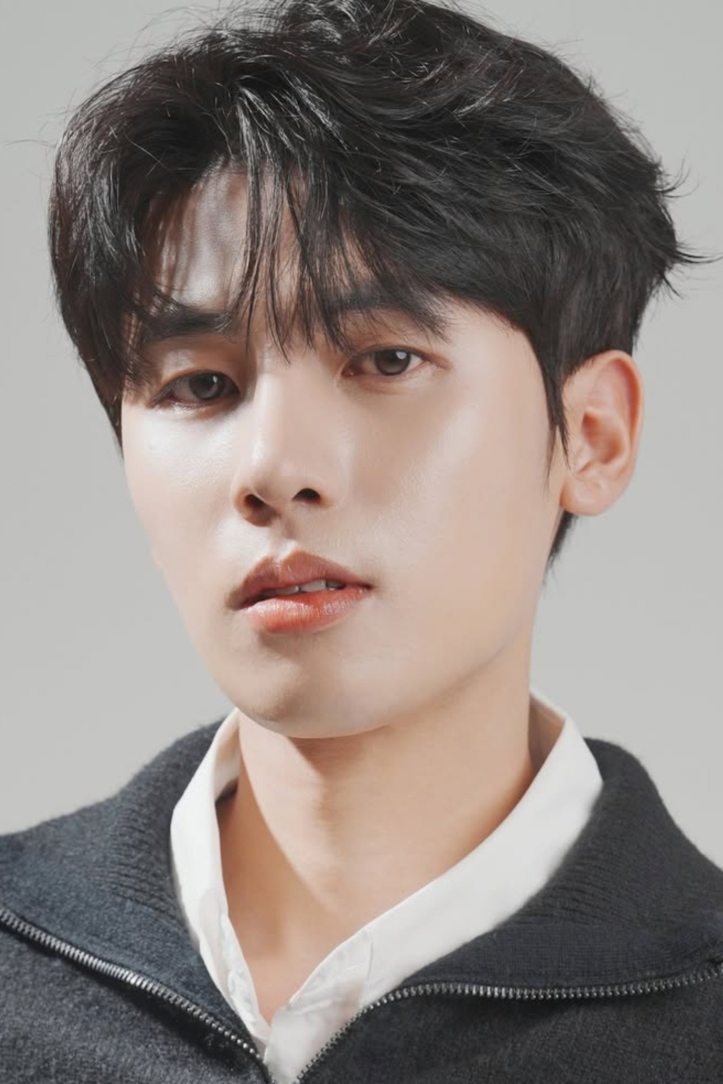 안강주 as Chae Seong-hoon in The Nameless Season