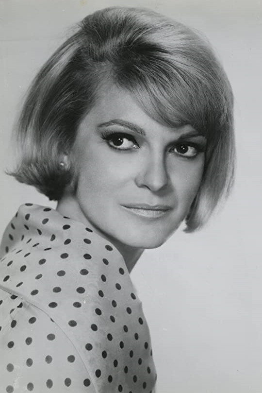 Gail Kobe as Kim in Destination Space