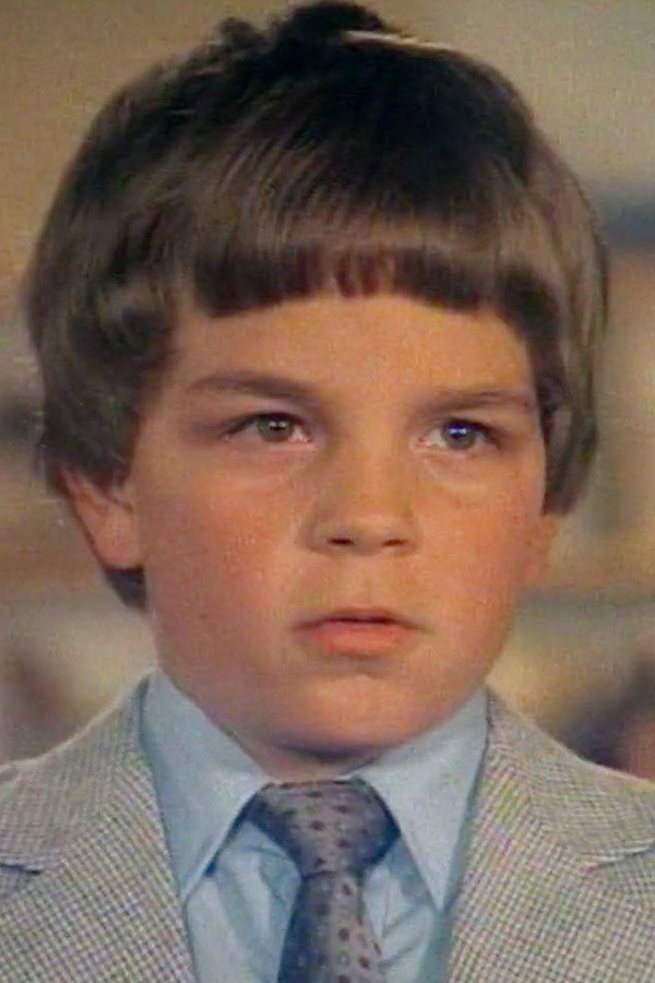 David Alexander as Charlie Bradley in The Best Christmas Pageant Ever