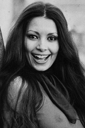 Joni Flynn as Me Ling in Felicity