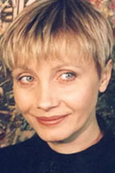 Елена Зимина as Valentina Andreevna, librarian in Through the Black Glass