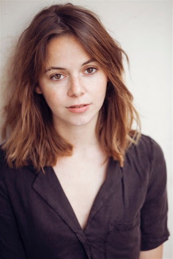 Enya Baroux as Livia in Paul