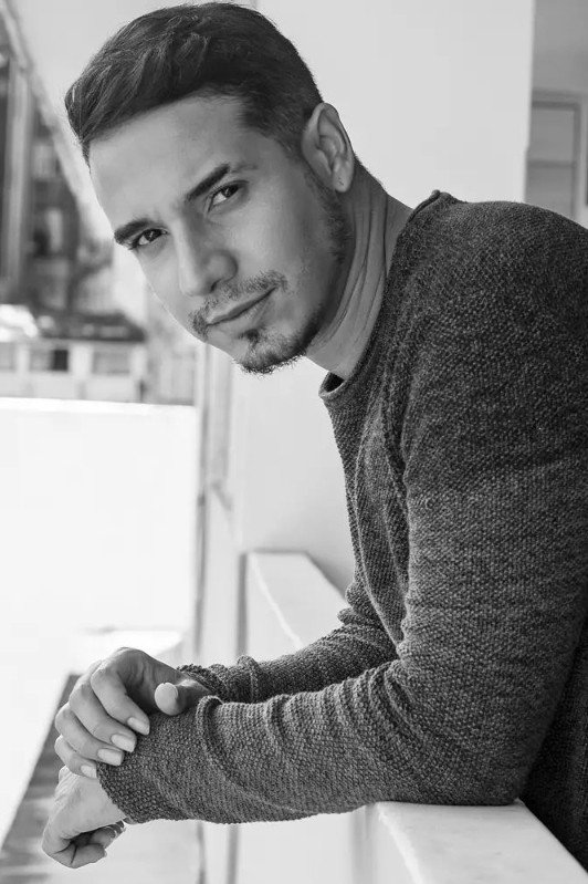 Rodrigo Villa as Bisteca in Na Rédea Curta