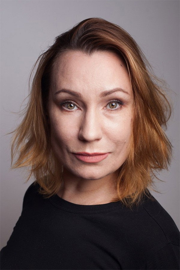 Ольга Тумайкина as Dalinska in How to Be a Gentleman