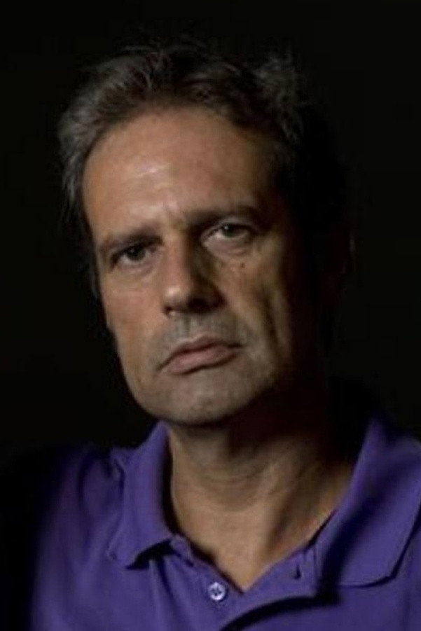 António Sequeira Lopes as Simão Botelho in Doomed Love