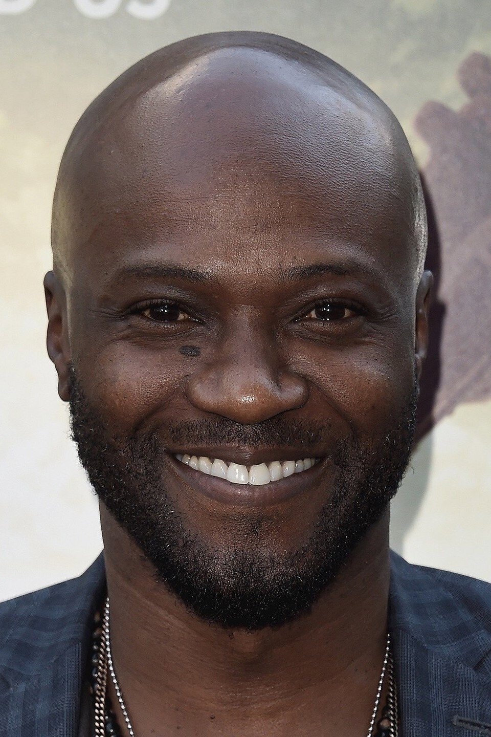 Sammi Rotibi as Robert Foucault in Mars