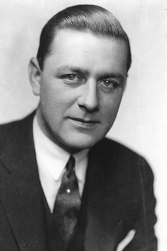 Kenneth Harlan as Allen Carver in The Toll of the Sea