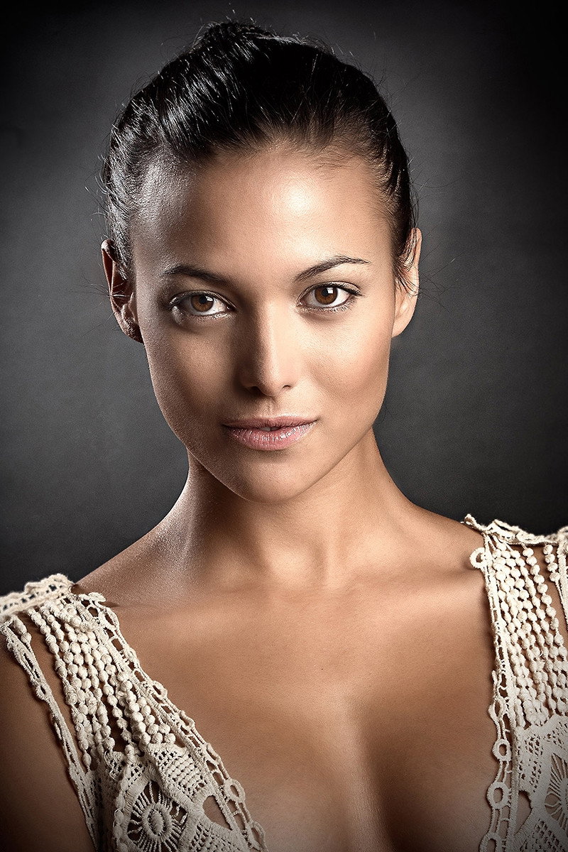 Elisa Mouliaá as Irene de Mendoza in Red Eagle