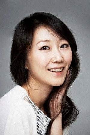 고서희 as Meok-goo's Mother in Chaw