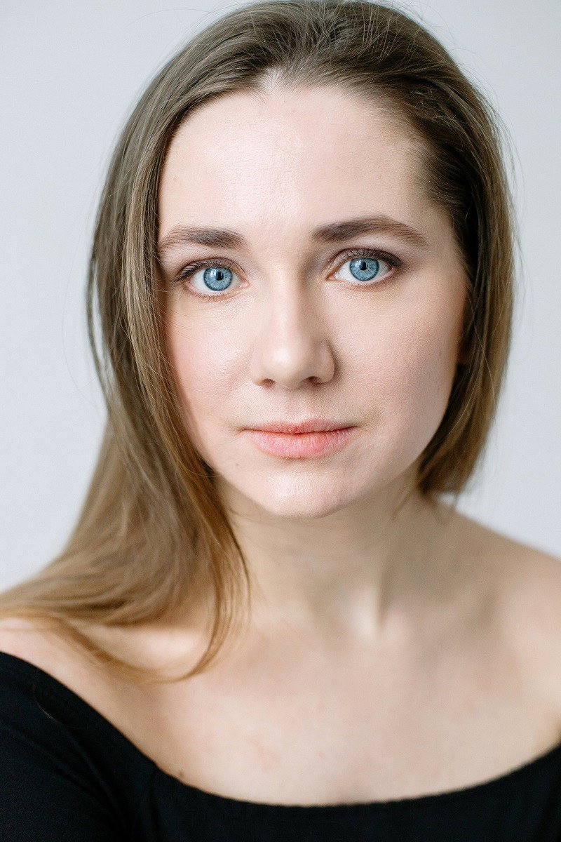 Vasilisa Denisova as Nastya in Through the Black Glass