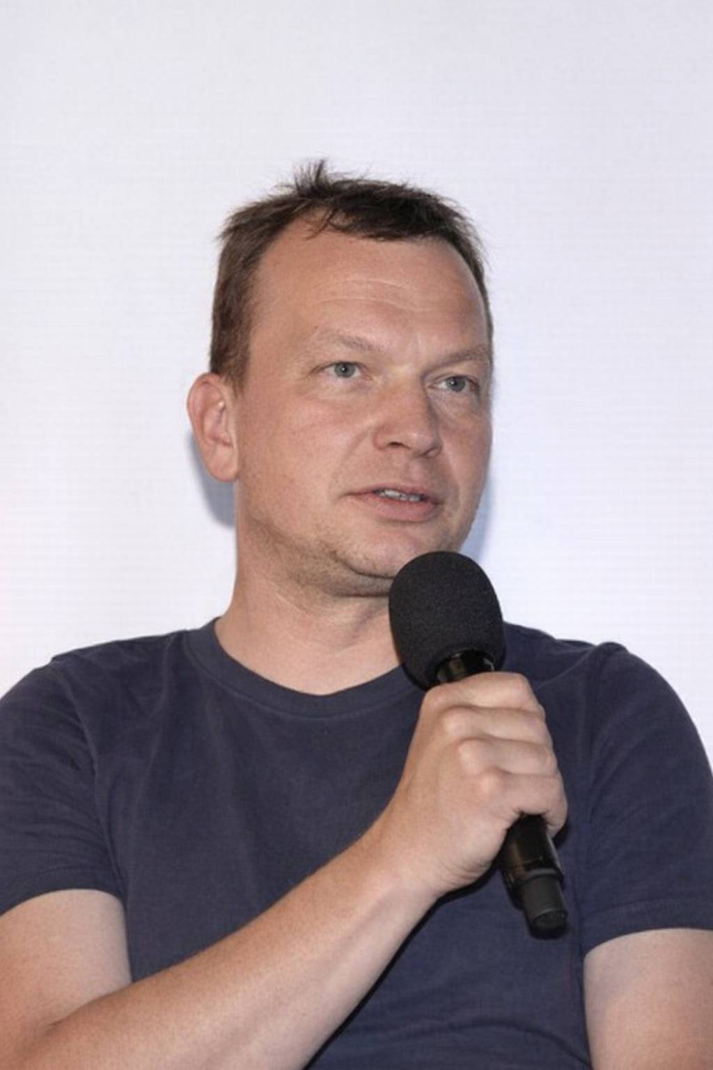 Tomasz Jachimek as Self - Commentator in Szkło kontaktowe
