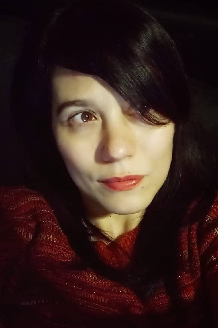 Eva Pallarés as Natalia in AzulOscuroCasiNegro
