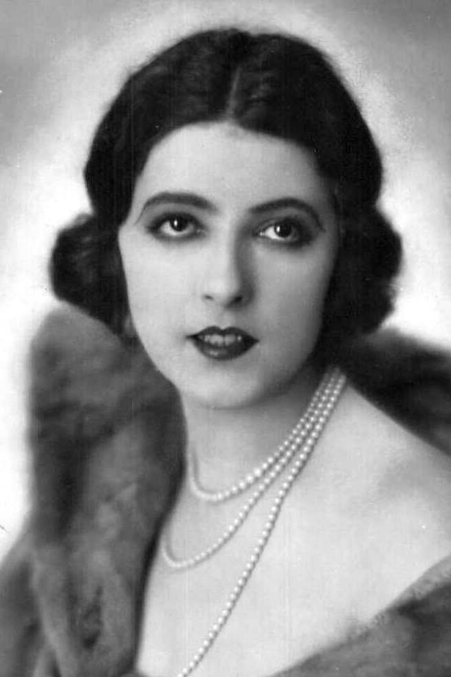 Marcella Albani as Délia Fitzbury in L'évadée