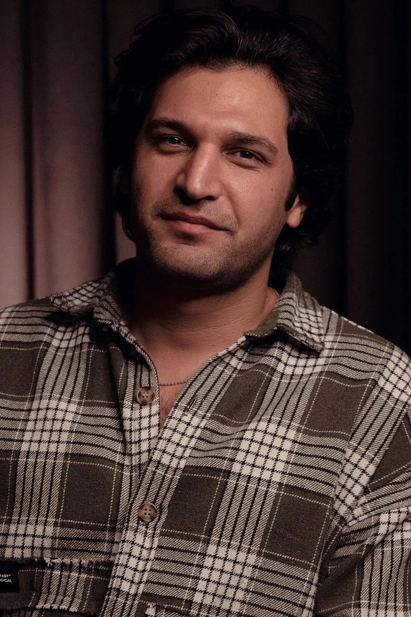 Türkay Cəfərli as Aykhan in Silent Dream