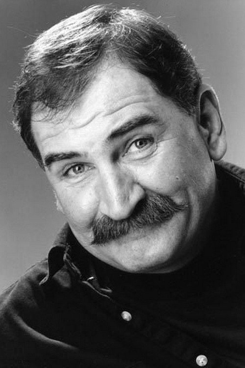 Paul Whitney as Szeryf in Summer's Blood