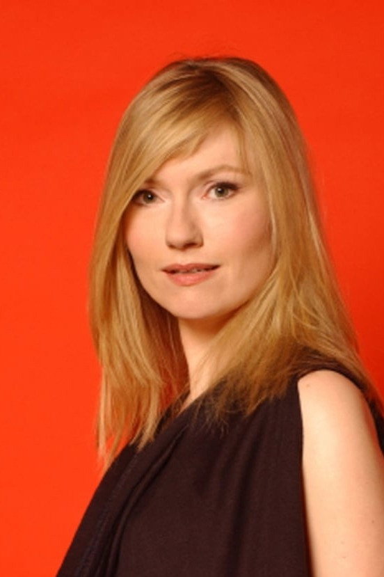 Johanna-Christine Gehlen as Amanda in Der Weihnachtswolf