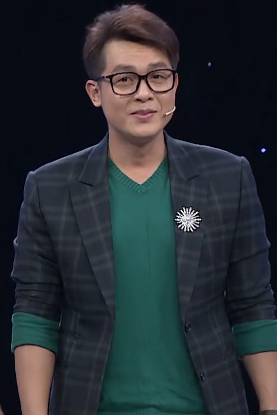 Hòa Hiệp as Vỹ in Cổng Mặt Trời
