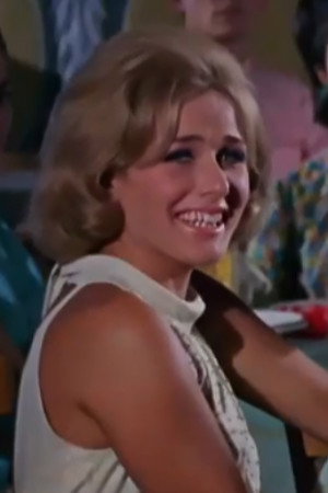 Ντία Αβδή as Stavroula in The Rope Maker