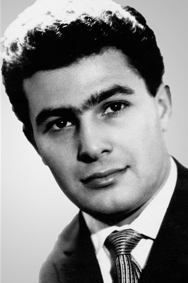 Hadjimurad Yegizarov as Gizil (Qizil) Arslan in Nizami