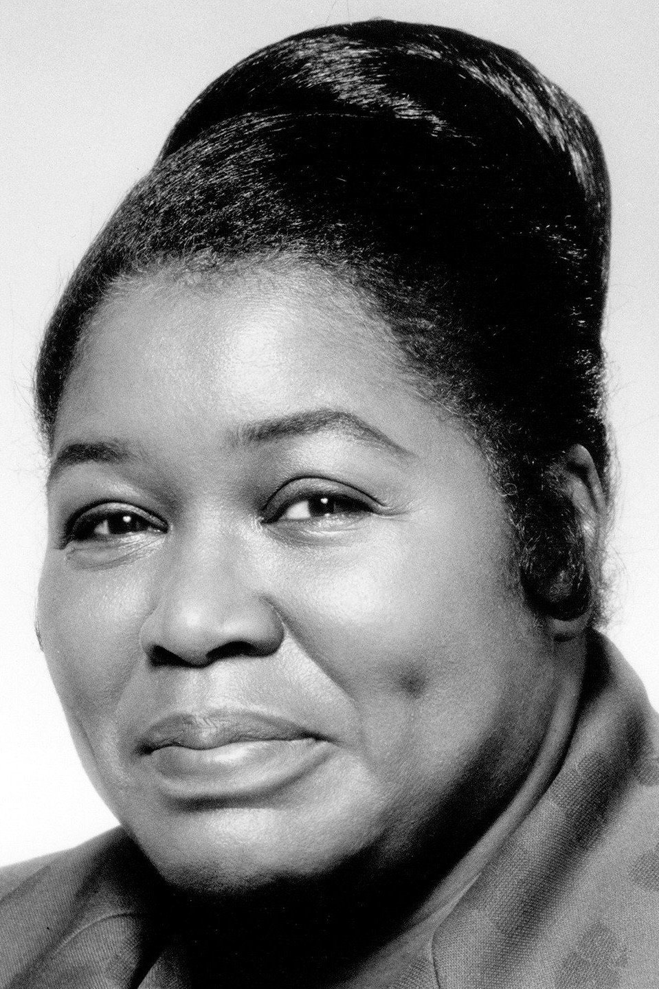 Theresa Merritt as Mrs. Crosby in The Goodbye Girl
