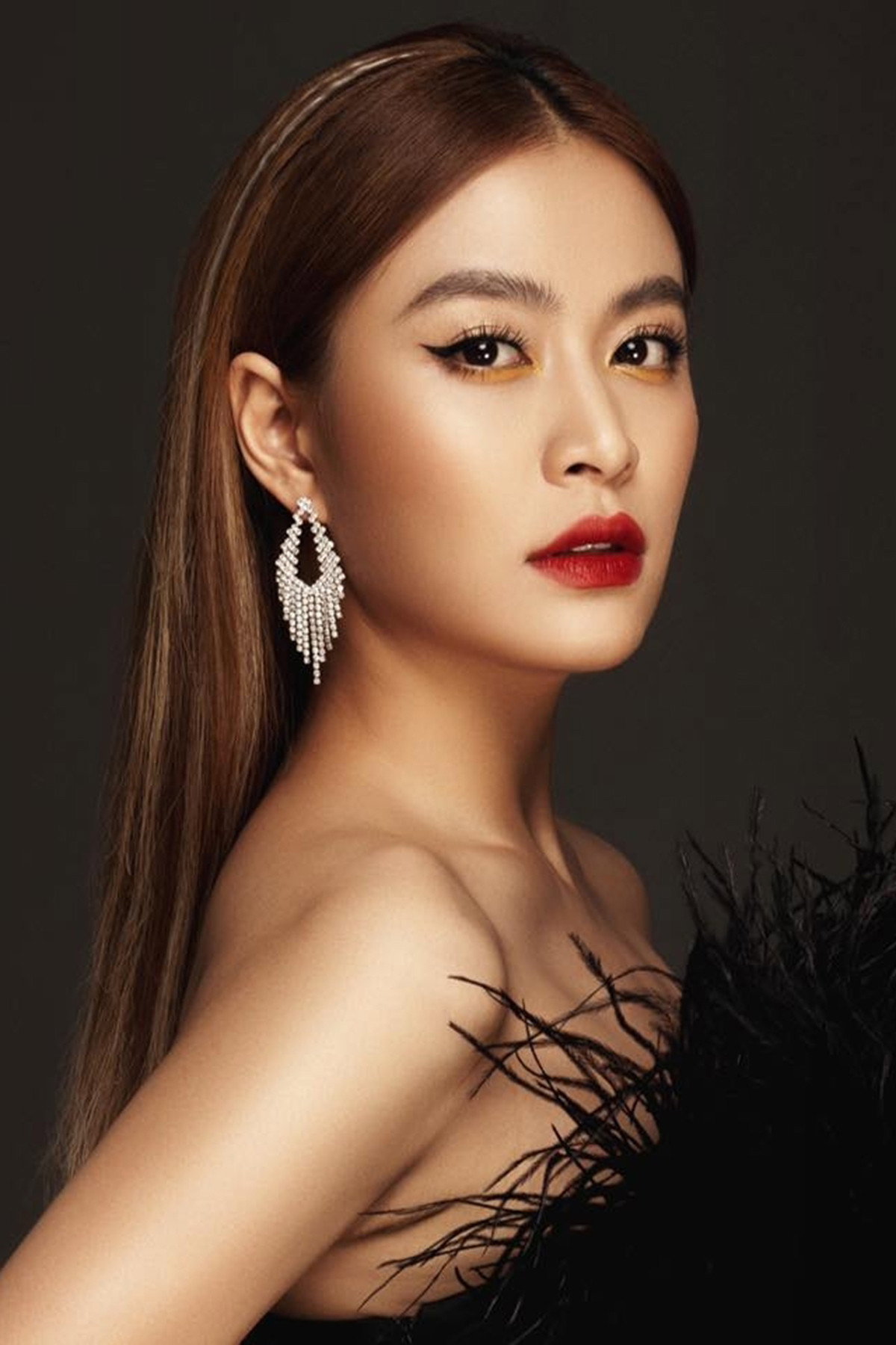 Hoàng Thùy Linh as Hoàng Yến in Không ngại cưới, chỉ cần một lý do