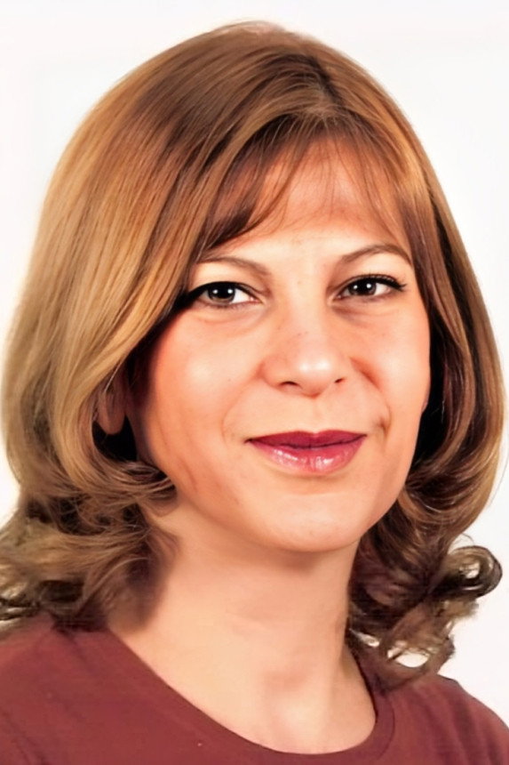 Nesrin Kazankaya as Leyla in Türkan