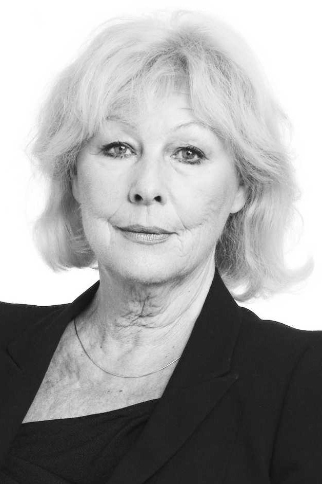 Lise Fjeldstad as Beate Røst in Størst av alt