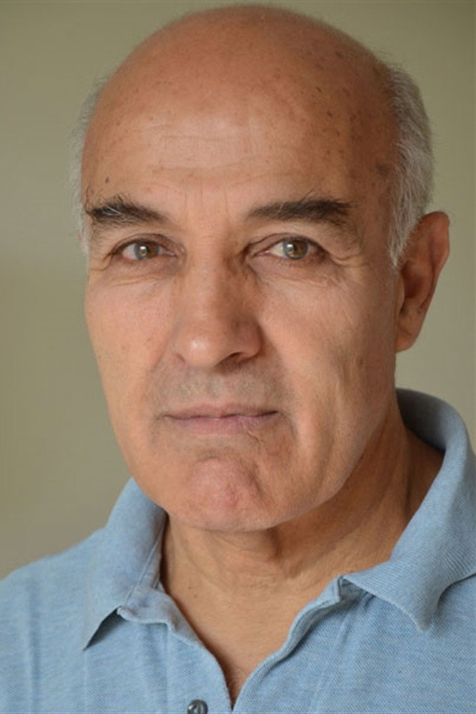 Abdelkrim Bahloul as Le père de Sofia in Ta mère !